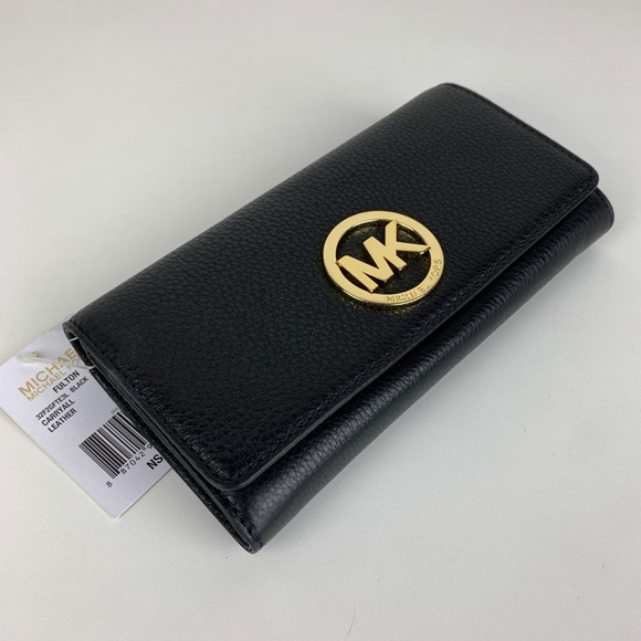 Michael Kors Handbags - New Michael Kors Fulton Carryall Wallet